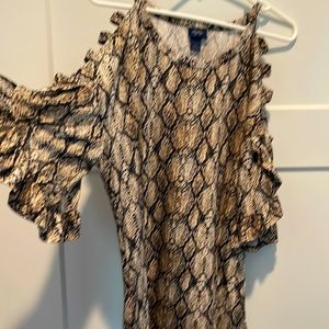 Daytrip cold shoulder snake print top